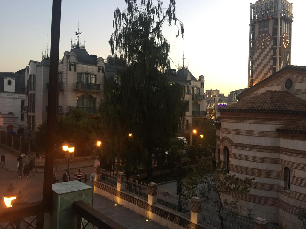 Apartment On Zviad Gamsakhurdia 21 Батумі Екстер'єр фото